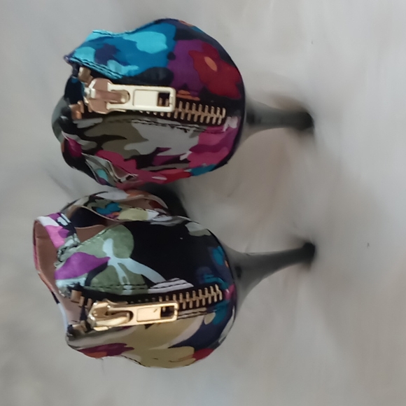 Steve Madden Heels - Picture 4 of 5